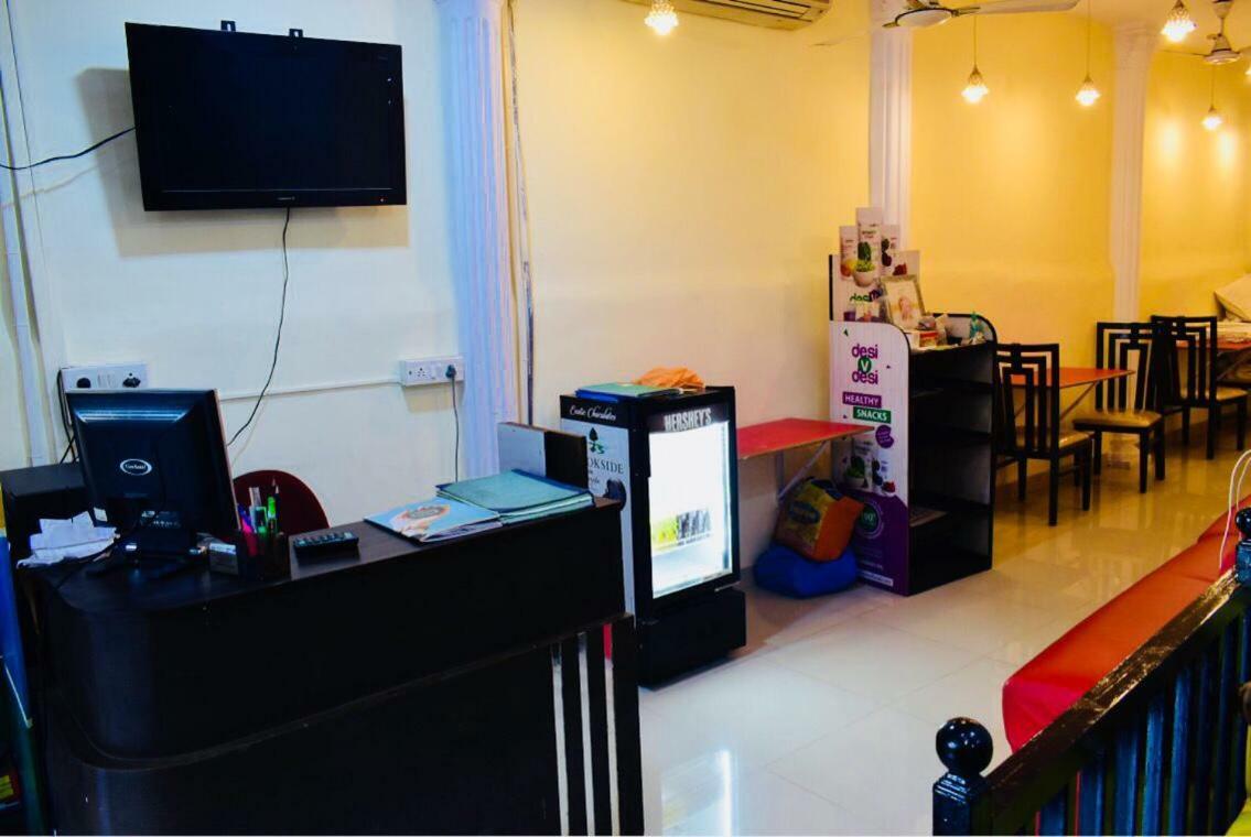 Town Hostel Mumbai - Ac Dormitory Ngoại thất bức ảnh