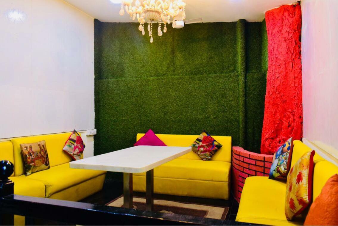 Town Hostel Mumbai - Ac Dormitory Ngoại thất bức ảnh